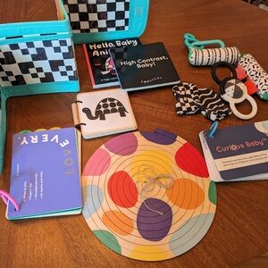 Lovevery 0-12 weeks Looker bundle